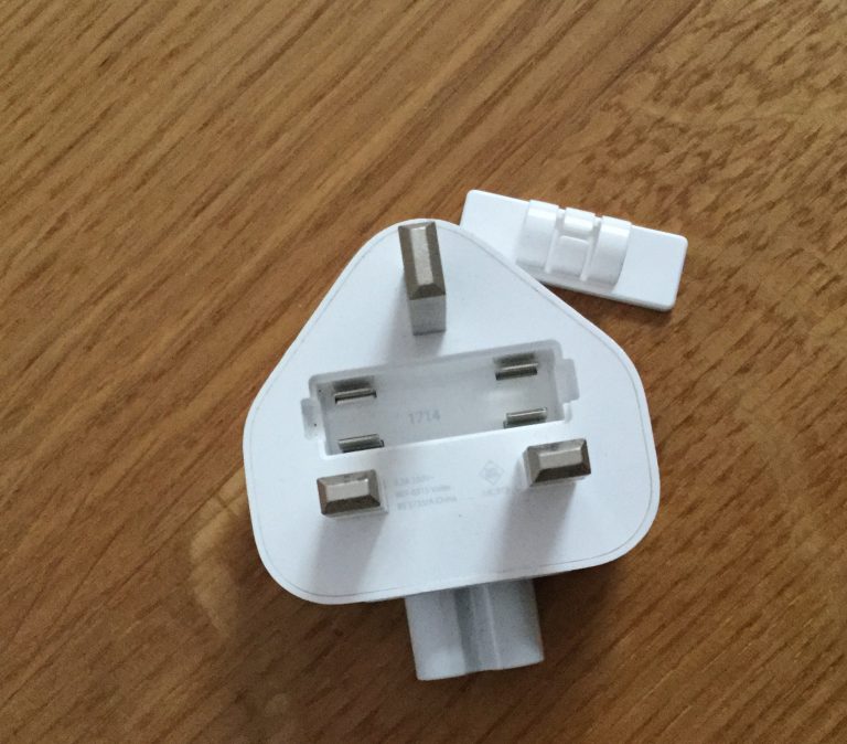 英国のコンセント　ヒューズ