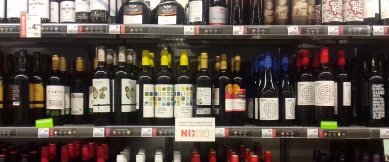 オランダのスーパーでオーガニックワイン